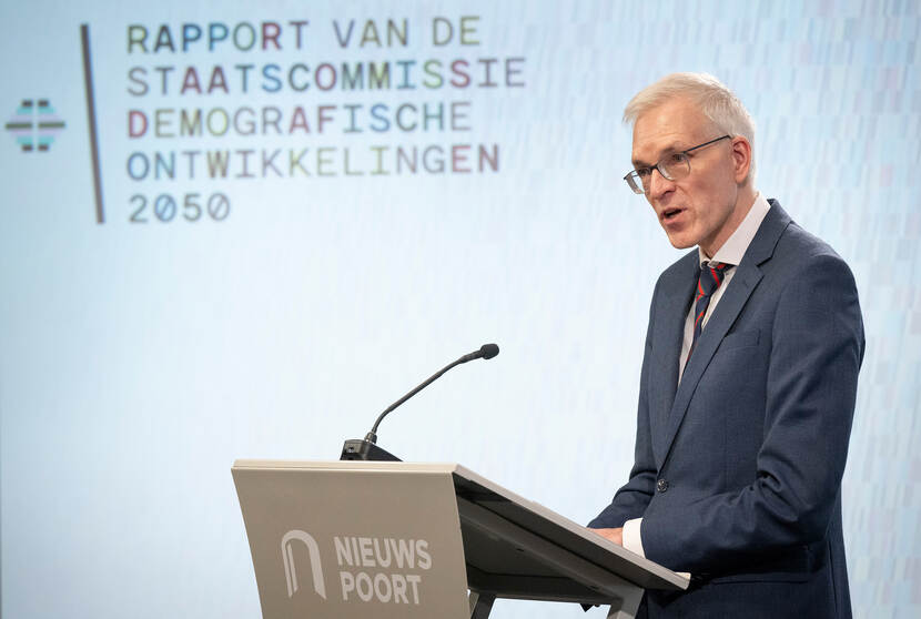 Richard van Zwol tijdens persconferentie Staatscommissie Demografische Ontwikkelingen 2050 op 15 januari 2024